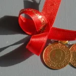 altin-rekora-yakin-gram-ve-ceyrekte-yuksek-seyir-20260116-200100