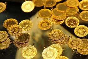 bugun-altin-alinir-mi-ceyrek-ve-yarimda-son-rakamlar-sasirtti-20260106-033003