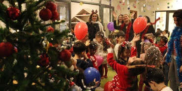 cinar-cocuk-evleri-nde-renkli-yilbasi-kutlamasi-20260106-020123