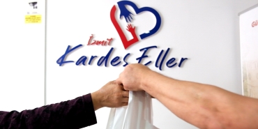 i-zmit-belediyesi-sosyal-hizmetler-mudurlugu-2025-te-binlerce-haneye-ulasti-20260114-030145