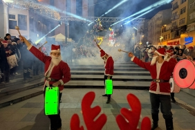 i-zmit-te-yilbasi-etkinlikleri-ziyaretci-akinina-ugradi-20260106-013141