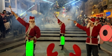 i-zmit-te-yilbasi-etkinlikleri-ziyaretci-akinina-ugradi-20260106-013141