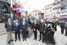 i-zmit-belediyesi-arac-filosunu-buyuttu-hedef-2027-de-400-arac-20260407-040152