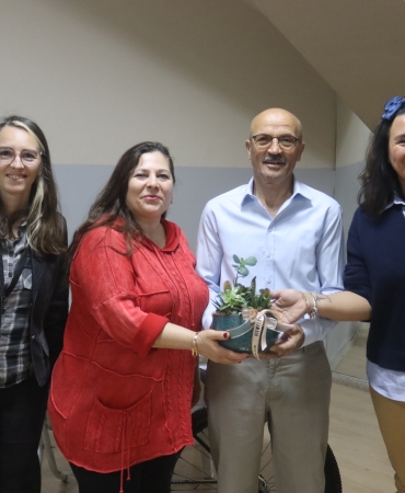 i-zmit-belediyesi-egitmeni-mehmet-bozdemir-e-50-yil-onuru-20260407-043047