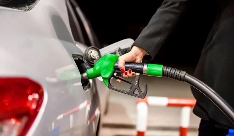 motorinde-indirim-kisa-surdu-bu-gece-zam-bekleniyor-20260421-010241