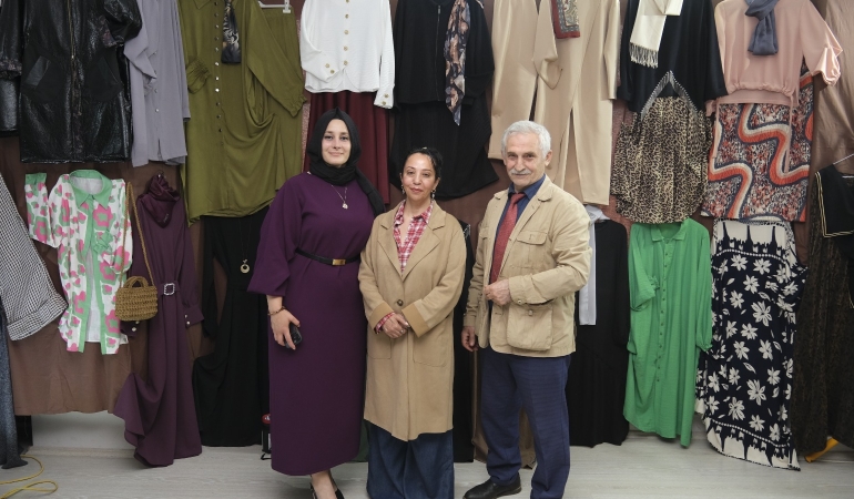 Alikahya İZMEK kursiyerlerinin el emeği ürünleri görücüye çıktı