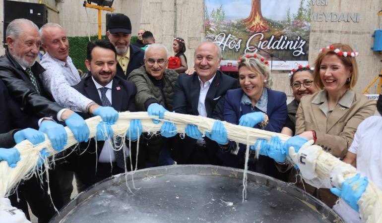 hidirellez-senliginin-son-gunu-kertil-tekke-meydaninda-coskuyla-yasandi-20260516-160242