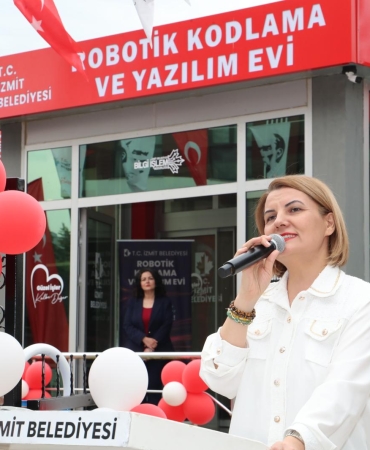 i-zmit-belediyesi-robotik-kodlama-ve-yazilim-evi-kapilarini-acti-20260516-163036