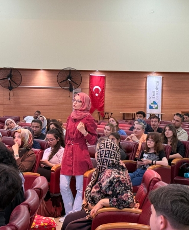 i-zmit-te-genclere-uretken-yapay-zeka-semineri-20260610-223144