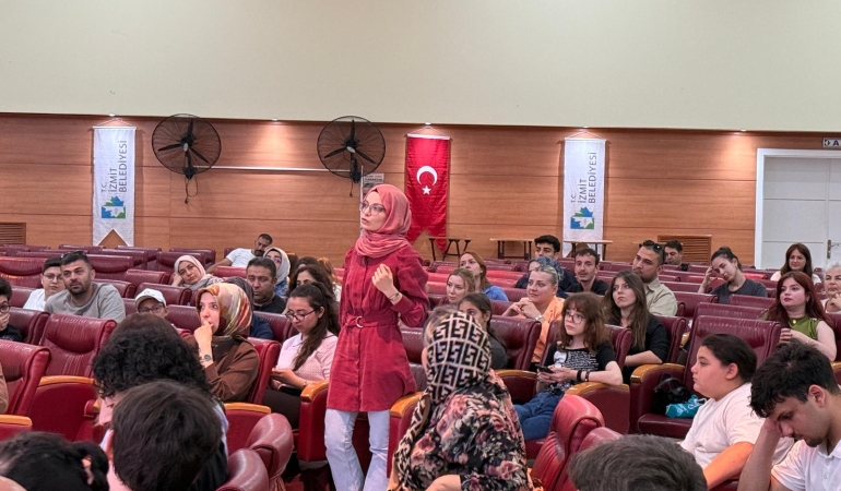 i-zmit-te-genclere-uretken-yapay-zeka-semineri-20260610-223144