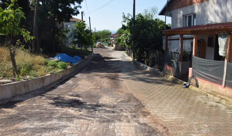 Ambarci-Mahallesinde-parke-yol-onarim-calismasi-tamamlandi-featured