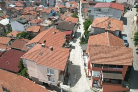 Izmit-Belediyesi-Kanlibag-Sokakta-Beton-Yol-Yenilemesini-Tamamladi-featured
