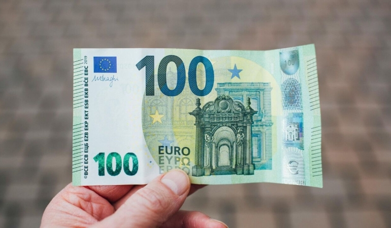 hafta-sonunda-doviz-alacaklar-dikkat-dolar-ve-euro-kac-tl-20260704-100101