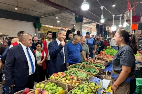 Baskanvekili-Lutfu-Obuz-Dogu-Kisla-Pazarini-ziyaret-etti-featured