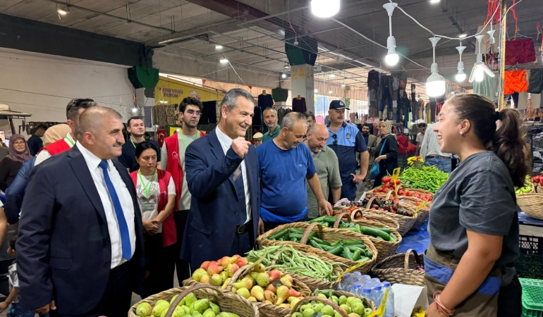 Baskanvekili-Lutfu-Obuz-Dogu-Kisla-Pazarini-ziyaret-etti-featured
