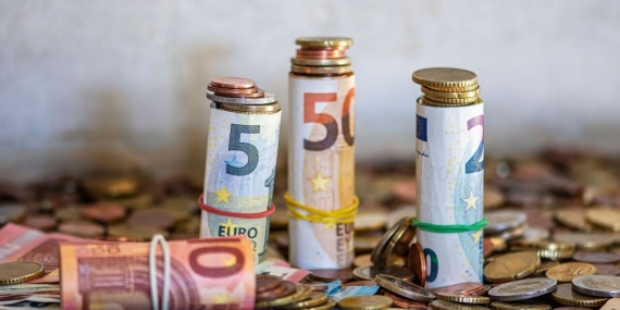 Doviz-Piyasasinda-Guncel-Rakamlar-Dolar-ve-Euro-Seviyeleri-featured