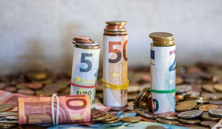 Doviz-Piyasasinda-Guncel-Rakamlar-Dolar-ve-Euro-Seviyeleri-featured