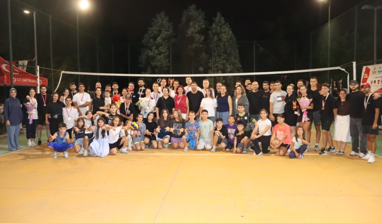 Fevzi-Cakmak-Mahallesi-Voleybol-Turnuvasi-Tamamlandi-featured