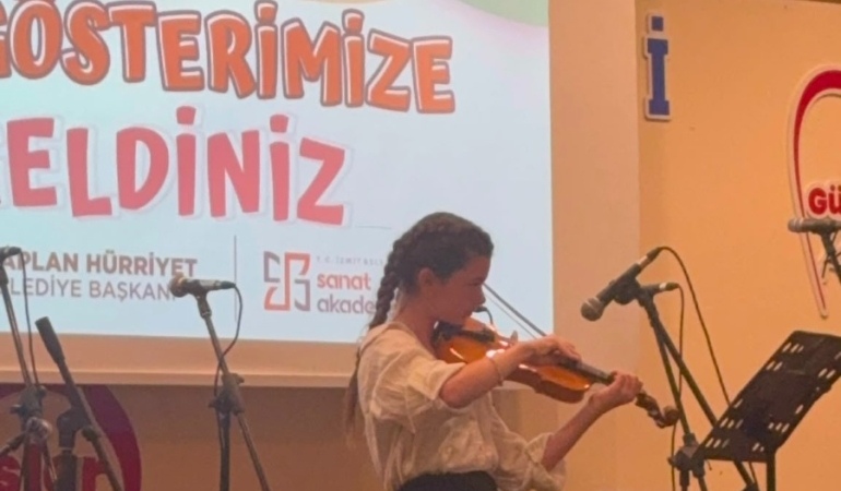 Izmit-Belediyesi-Sanat-Akademisinden-Cifte-Basari-featured