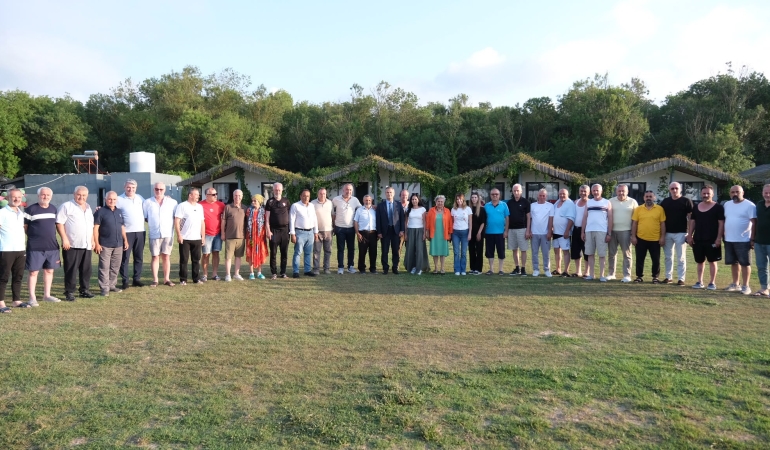 Izmit-Belediyesi-muhtarlari-Sarisu-Genclik-Kampinda-konuk-etti-featured