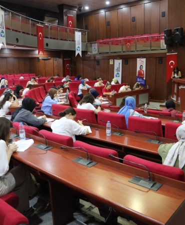 Izmit-Belediyesi-ogretmen-sinavina-adaylar-ovgu-yagdi-featured