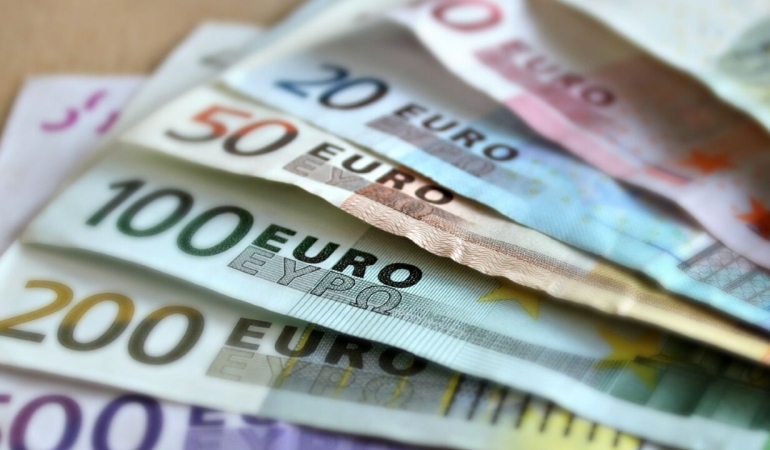 Kocaeli-Doviz-Kurlari-Dolar-482595-TL-Euro-559762-TL-31-Agustos-featured