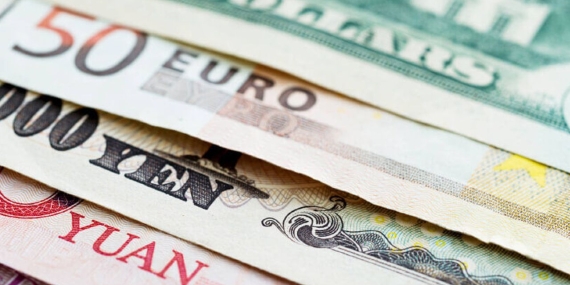 Dolar-4886-TL8217ye-yakin-Euro8217da-dusus-suruyor-featured
