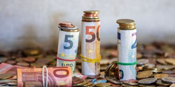 Dovizde-son-rakamlar-Dolar-Euro-ve-Sterlin-icin-guncel-fiyatlar-featured