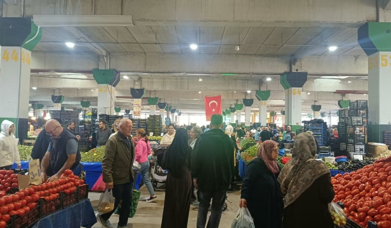 Persembe-Pazari8217nda-kis-fiyatlari-yukseldi-Kilosu-250-liraya-cikti-featured