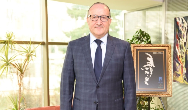 Ayhan-Zeytinoglu-Cari-acik-421-milyar-dolara-cikti-featured