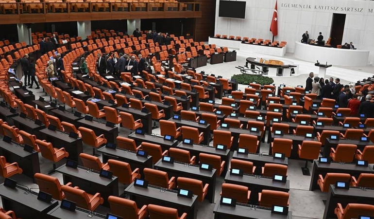 Fon-sorusturmasi-Meclis-gundeminde-Yilmaz-7-Ekimde-konusacak-featured