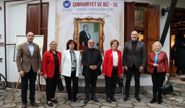 Izmitte-Cumhuriyet-ve-Biz-–-10-sergisi-acildi-featured